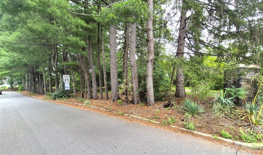 57 Beverly Rd W, Asheville, NC 28806 - 3 Beds, 1 Bath