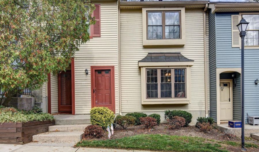 141 Eastwick Ct, Aberdeen, NJ 07747 - 2 Beds, 2 Bath