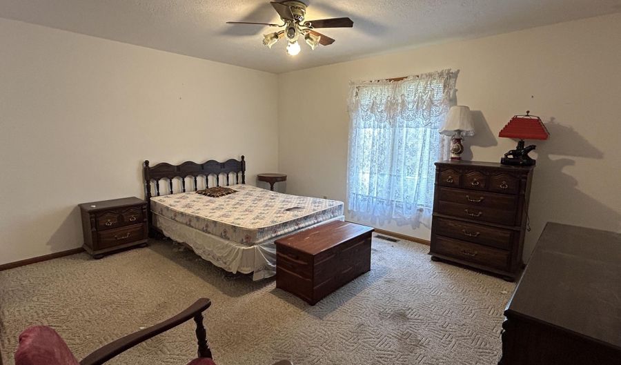 602 Curry Ave, Ava, MO 65608 - 3 Beds, 2 Bath