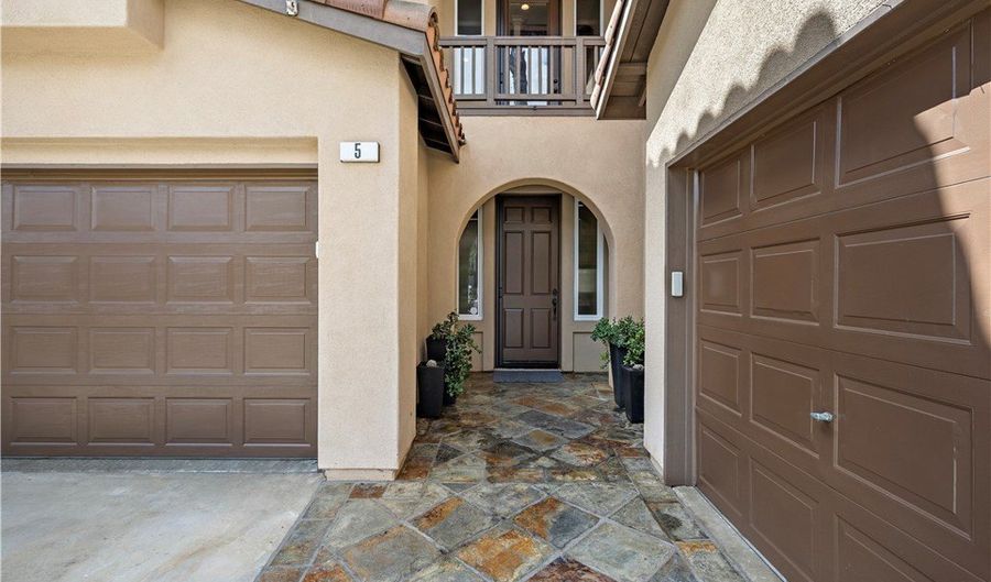 5 Lyon Rdg, Aliso Viejo, CA 92656 - 5 Beds, 3 Bath