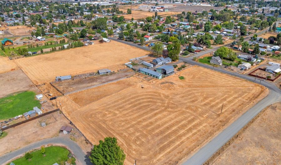 1405 17TH St, Baker City, OR 97814 - 3 Beds, 2 Bath