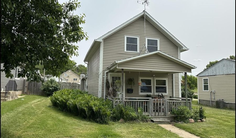 906 Linn St, Atlantic, IA 50022 - 2 Beds, 2 Bath