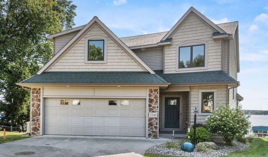 2245 W Orland Rd, Angola, IN 46703 - 4 Beds, 4 Bath