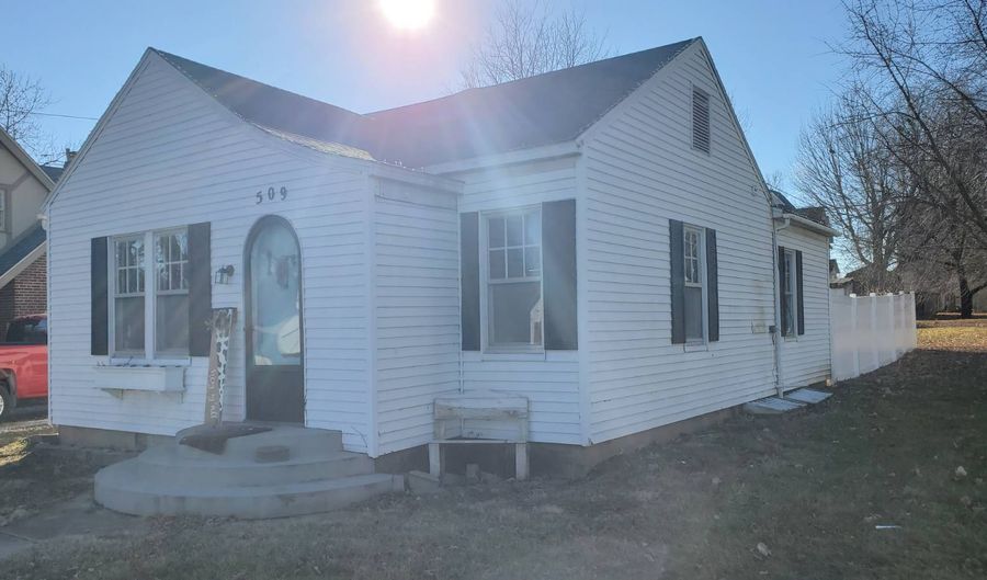 509 N. Jackson, Pittsfield, IL 62363 - 2 Beds, 1 Bath