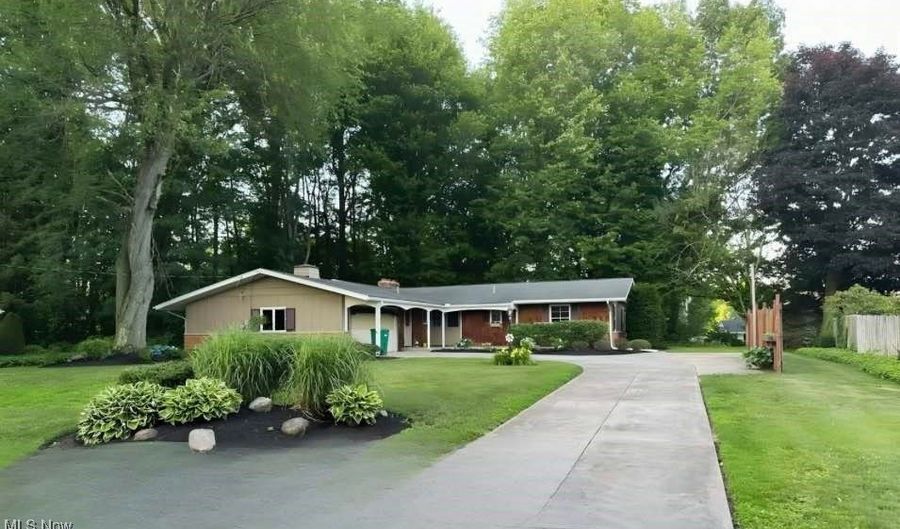 6424 Walrath Cir, Ashtabula, OH 44004 - 3 Beds, 2 Bath