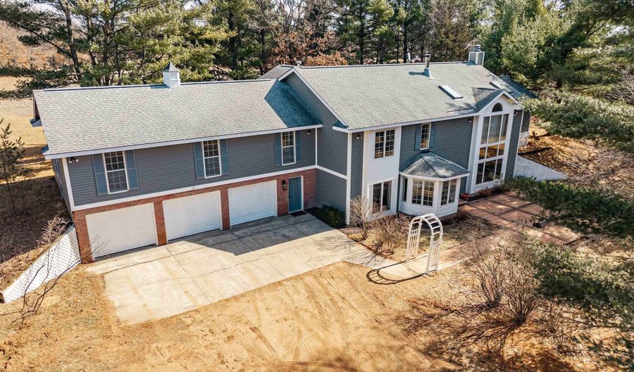 2028 A Highway 21, Arkdale, WI 54613 - 8 Beds, 4 Bath
