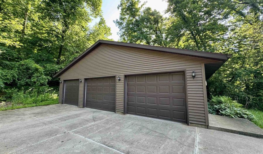 7409 Timberline Trl, Arena, WI 53503 - 4 Beds, 2 Bath