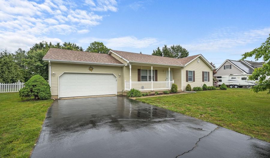 78 E HUNTINGTON Cir, Dover, DE 19901 - 3 Beds, 2 Bath
