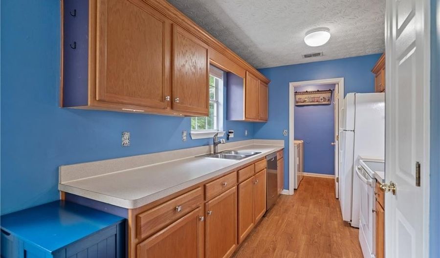 11 Madison Cir, Adairsville, GA 30103 - 3 Beds, 2 Bath
