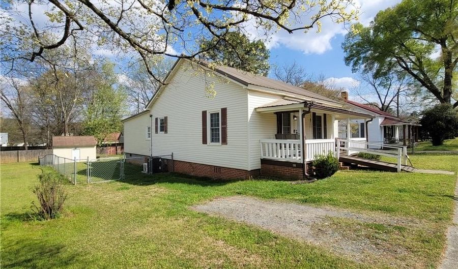 29 Elm St, Aragon, GA 30104 - 4 Beds, 2 Bath