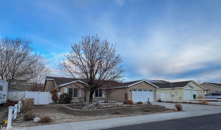 1371 White Bluffs Cir, Fernley, NV 89408 - 4 Beds, 3 Bath