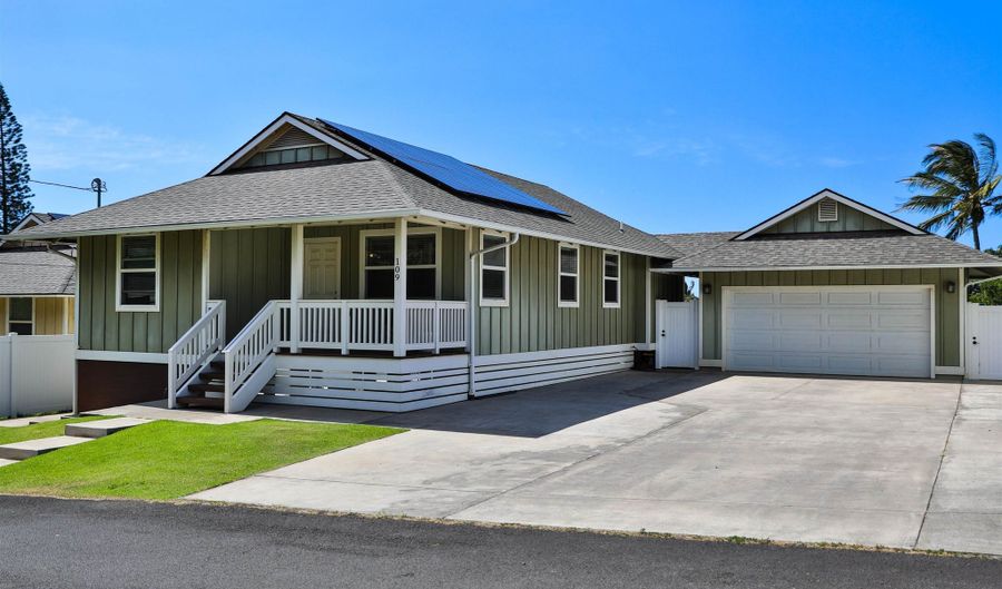 109 Kulolio St, Haiku, HI 96708 - 3 Beds, 2 Bath