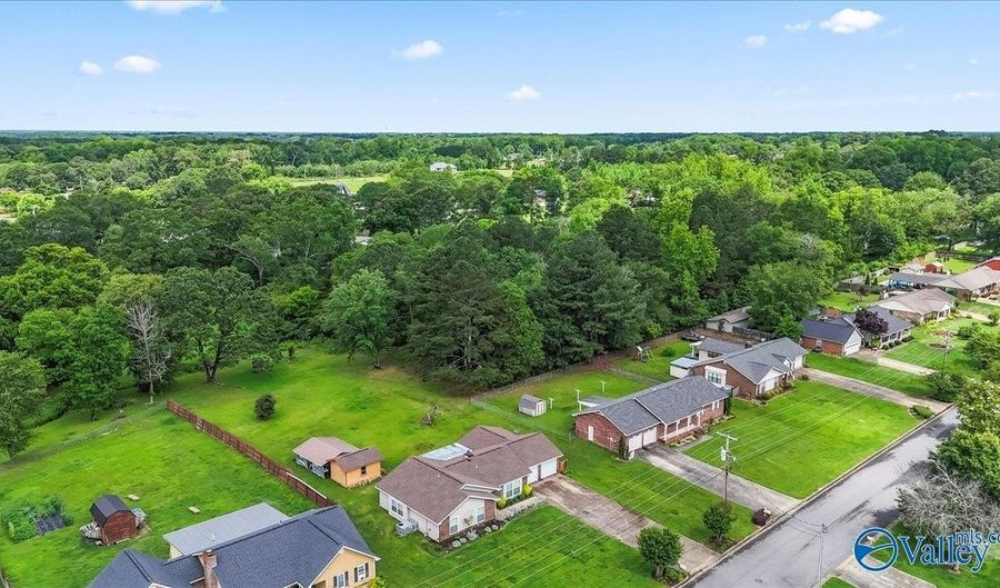 329 Ohara Dr, Albertville, AL 35950 - 3 Beds, 2 Bath