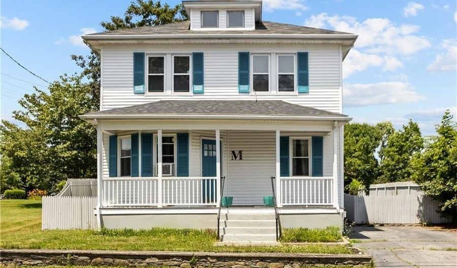 291 Maple Ave 2, Barrington, RI 02806 - 1 Beds, 1 Bath