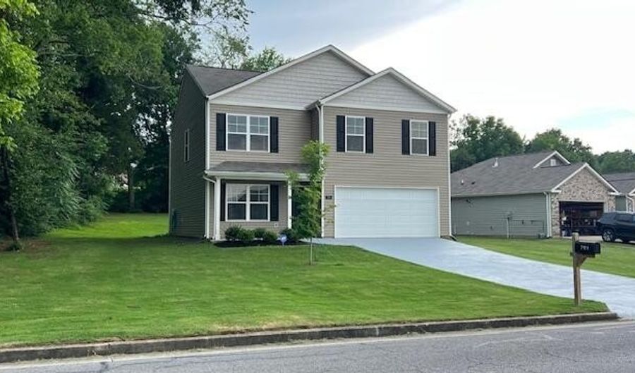 701 Tellico Ave W, Athens, TN 37303 - 4 Beds, 3 Bath