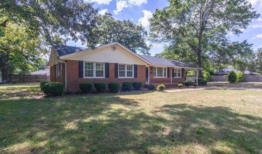 1416 Two Notch Rd SE, Aiken, SC 29803 - 5 Beds, 2 Bath