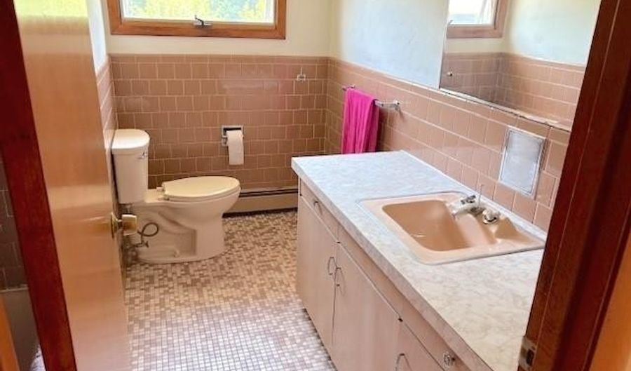 2 Honeysuckle Dr, Cranston, RI 02921 - 4 Beds, 3 Bath