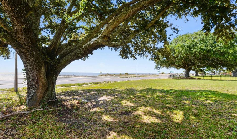 1552 Beach Blvd, Biloxi, MS 39530 - 0 Beds, 0 Bath
