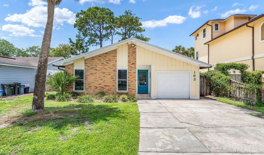 162 BELVEDERE St, Atlantic Beach, FL 32233 - 3 Beds, 2 Bath