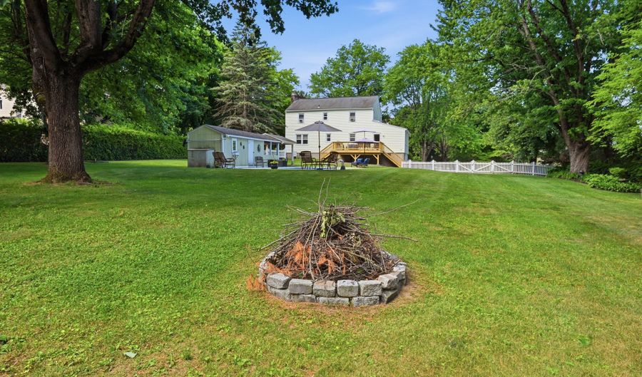 8 Winthrop Rd, Bethel, CT 06801 - 4 Beds, 3 Bath
