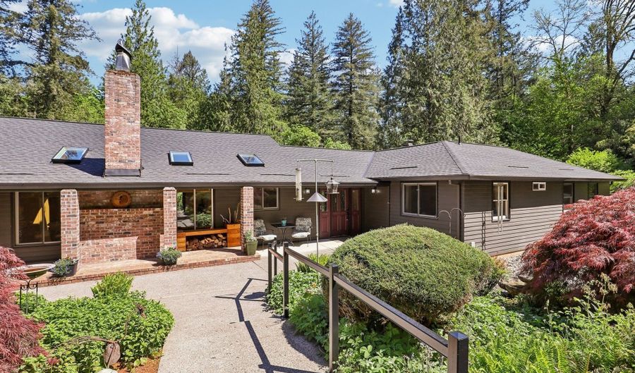 19016 NE COLE WITTER Rd, Battle Ground, WA 98604 - 3 Beds, 3 Bath