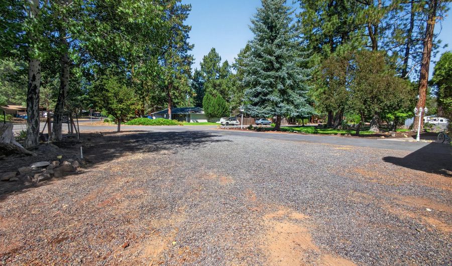 60822 Onyx St, Bend, OR 97702 - 3 Beds, 2 Bath