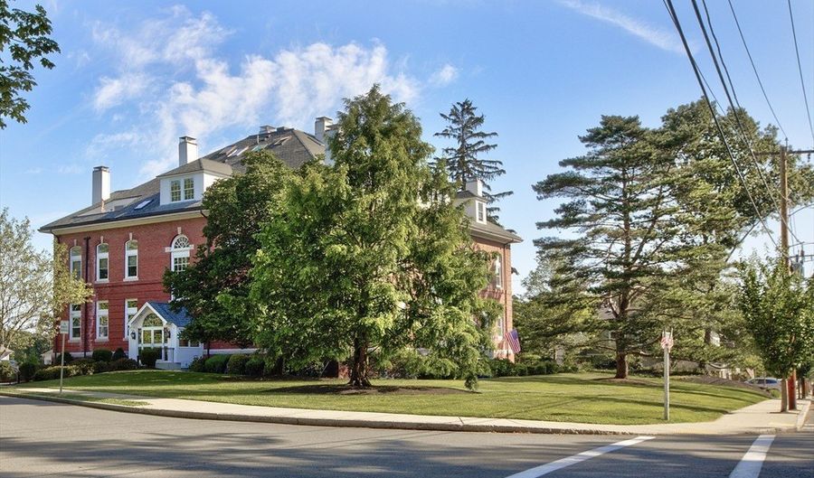 66 Haskell St GS, Beverly, MA 01915 - 2 Beds, 2 Bath