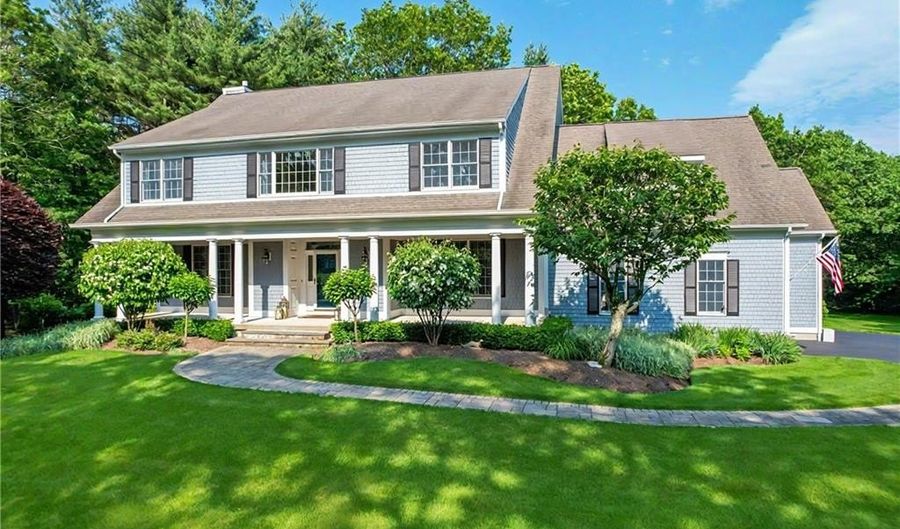 30 Taggart Ct, East Greenwich, RI 02818 - 4 Beds, 6 Bath