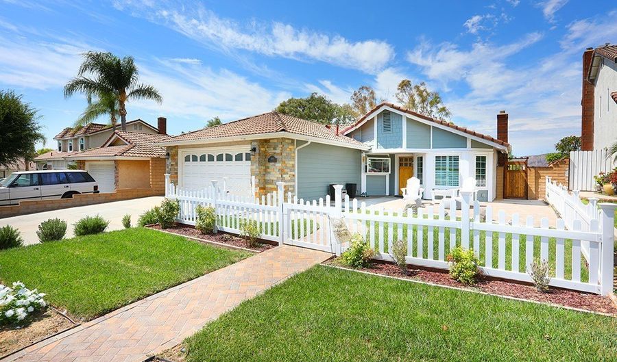 8491 E Frostwood St, Anaheim, CA 92808 - 3 Beds, 2 Bath