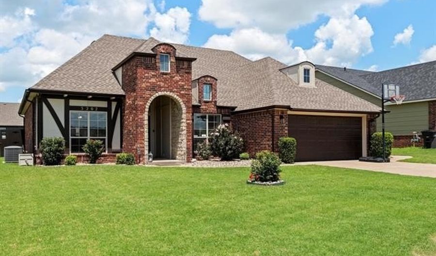3202 Stonewall Dr, Bartlesville, OK 74006 - 5 Beds, 3 Bath