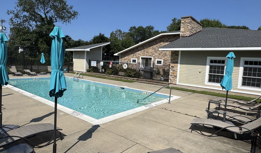 1 Indian Neck Ave 4, Branford, CT 06405 - 2 Beds, 2 Bath