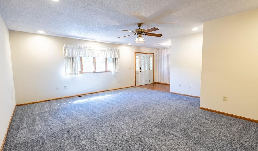 31783 61st Rd, Arkansas City, KS 67005 - 3 Beds, 2 Bath