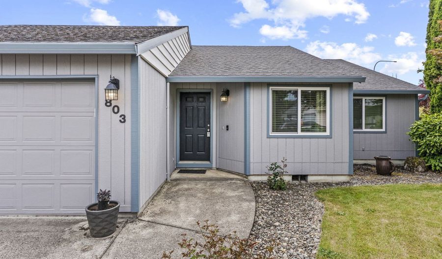 803 NW 17TH Cir, Battle Ground, WA 98604 - 3 Beds, 2 Bath