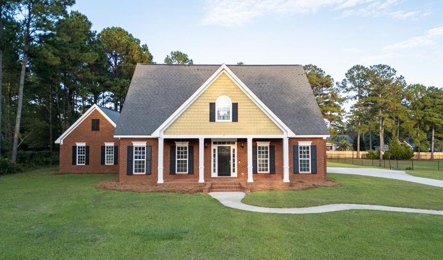 112 Loblolly Ln, Albany, GA 31721 - 4 Beds, 3 Bath