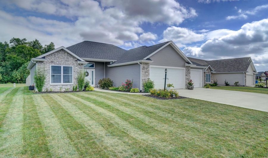 5585 Bear Creek Pass, Auburn, IN 46706 - 3 Beds, 2 Bath