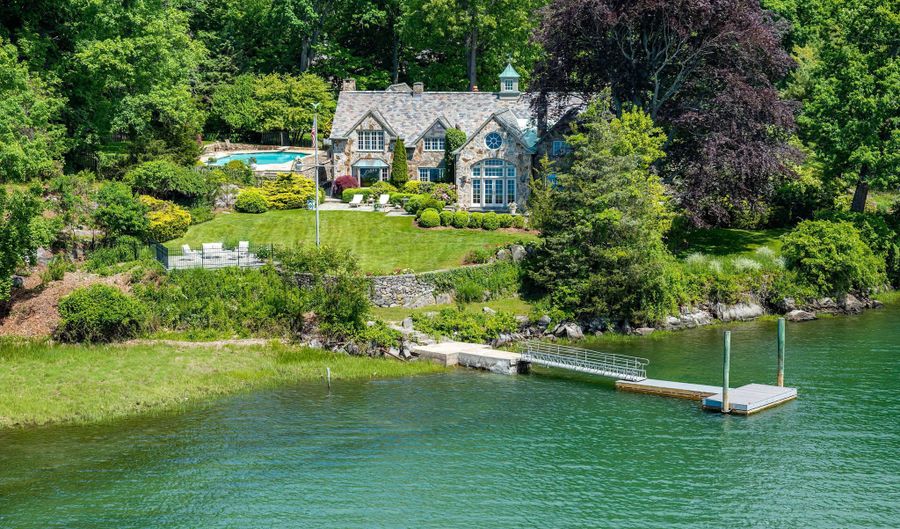 82 Arrowhead Way, Darien, CT 06820 - 5 Beds, 6 Bath