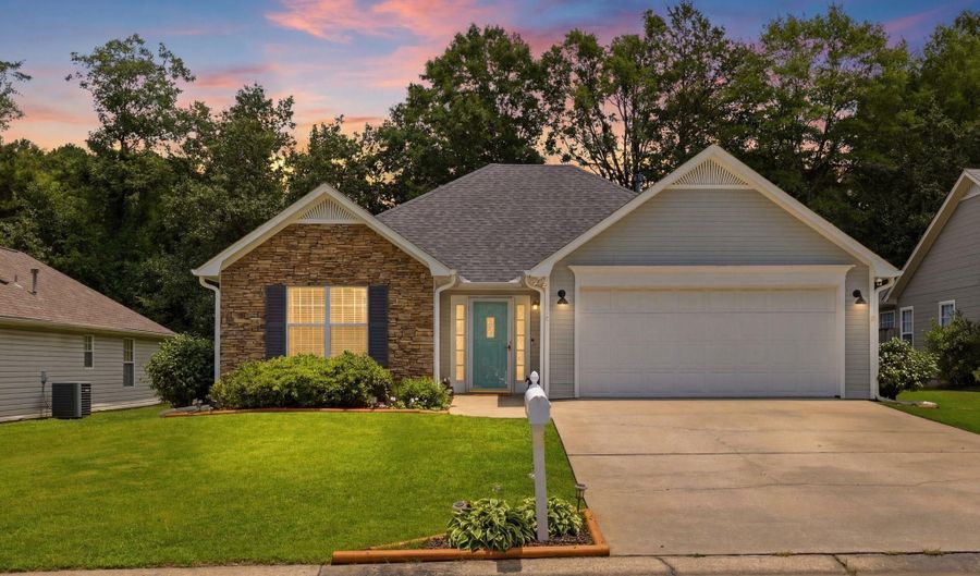 133 LAKE Ter, Alabaster, AL 35007 - 3 Beds, 2 Bath