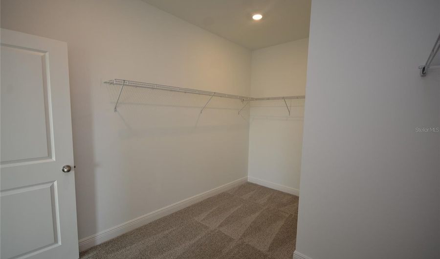 5144 FIREBUSH Dr, Apopka, FL 32712 - 4 Beds, 4 Bath