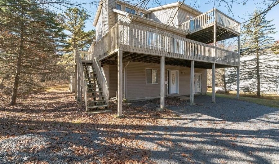 82 Lindbergh Cir, Albrightsville, PA 18210 - 4 Beds, 3 Bath