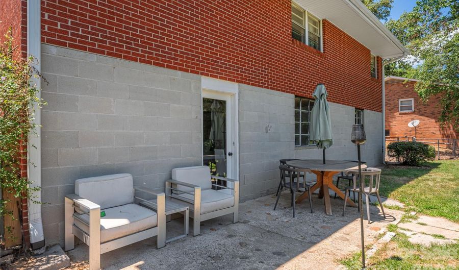 16 Oteen Church Rd, Asheville, NC 28805 - 3 Beds, 1 Bath