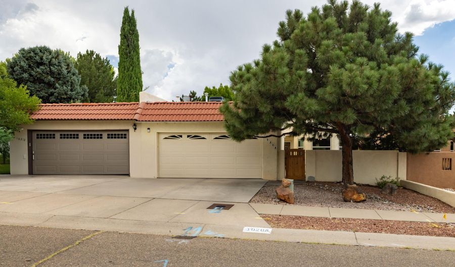 10208 ADMIRAL HALSEY Dr NE, Albuquerque, NM 87111 - 2 Beds, 2 Bath