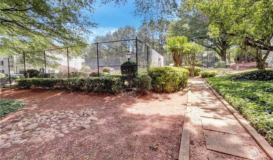 219 Cobblestone Trl, Avondale Estates, GA 30002 - 2 Beds, 2 Bath