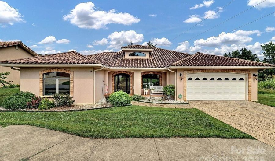44 Pacifico Dr, Asheville, NC 28806 - 3 Beds, 2 Bath