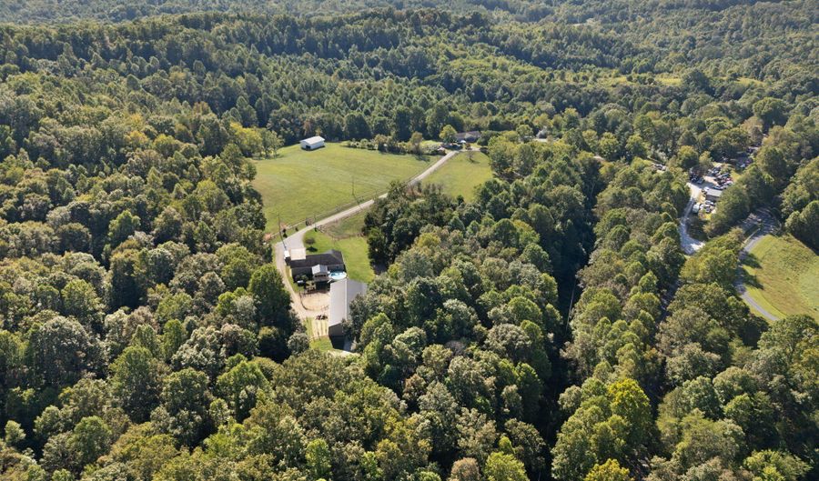 141 Parker Ln, Barbourville, KY 40906 - 3 Beds, 2 Bath