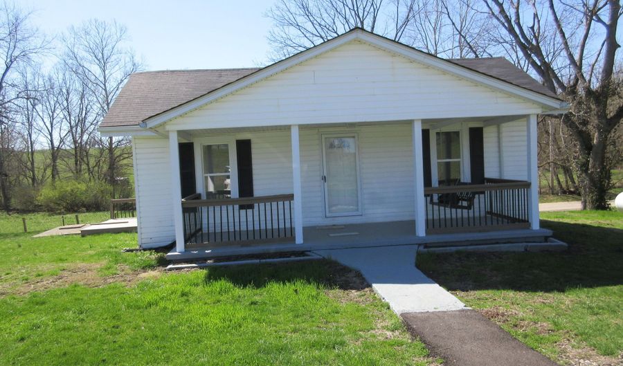 1060 L & E Junction Rd, Winchester, KY 40391 - 2 Beds, 1 Bath