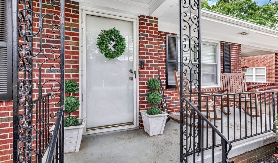 203 James St, Anderson, SC 29625 - 3 Beds, 2 Bath