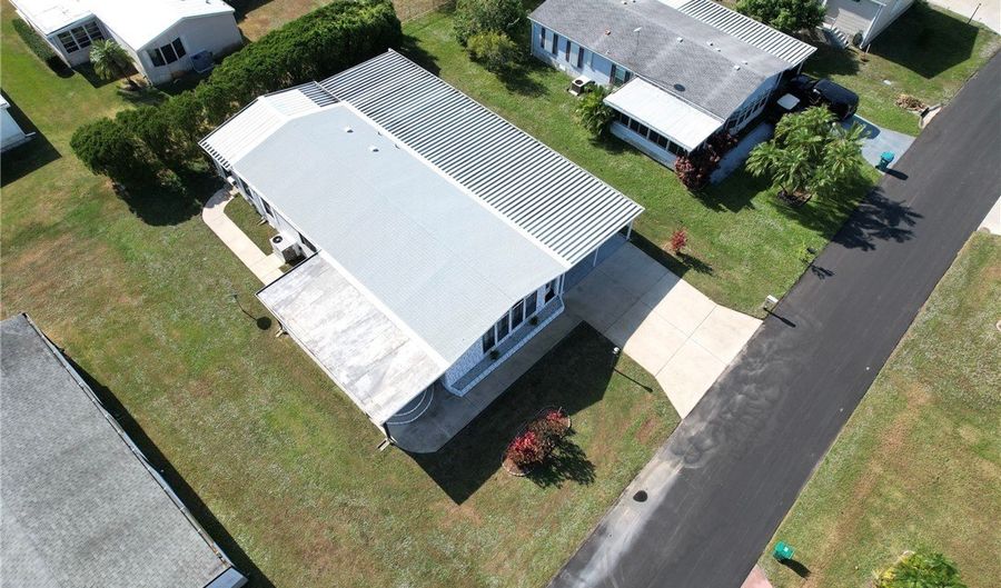 915 Yew St, Barefoot Bay, FL 32976 - 2 Beds, 2 Bath