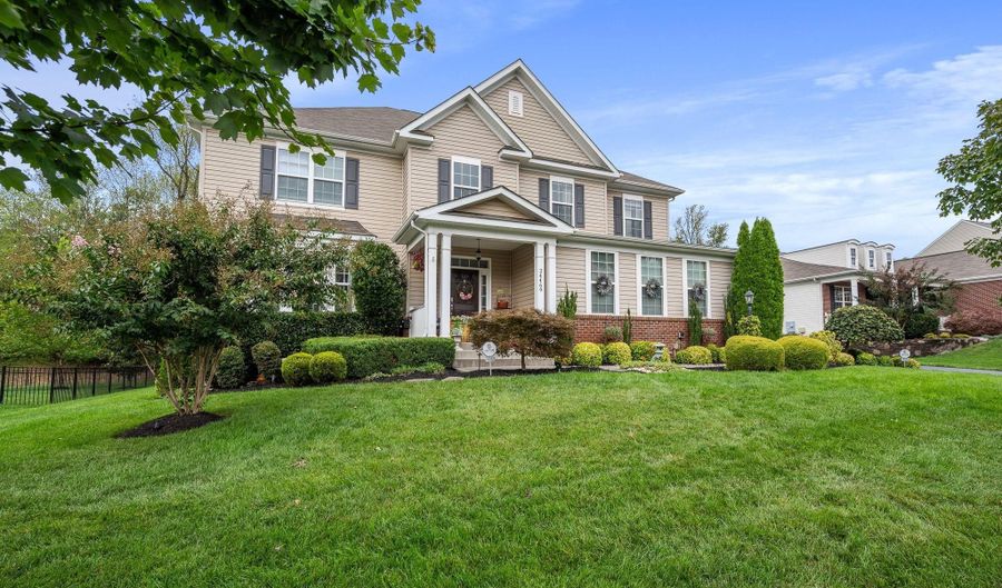 24469 ISLAND POOL Ct, Aldie, VA 20105 - 5 Beds, 4 Bath