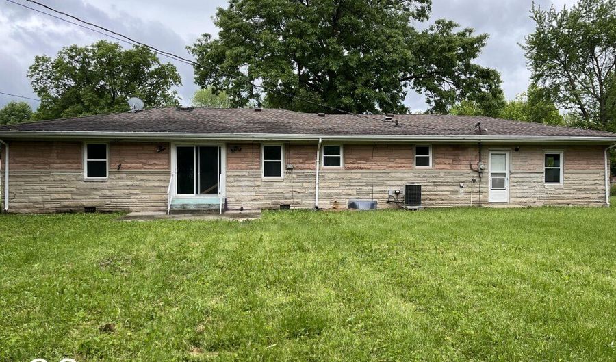 8045 Briarwood Dr, Indianapolis, IN 46227 - 3 Beds, 2 Bath