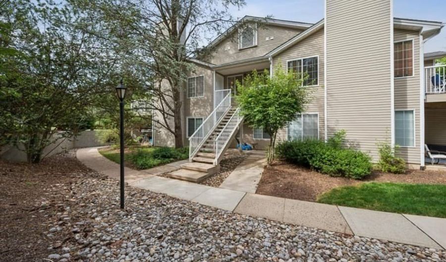 40 Ray Ct, Bedminster, NJ 07921 - 2 Beds, 2 Bath